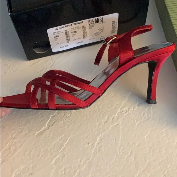 Red Strappy Sandals 👠😍♥️ - Picture 2 of 7